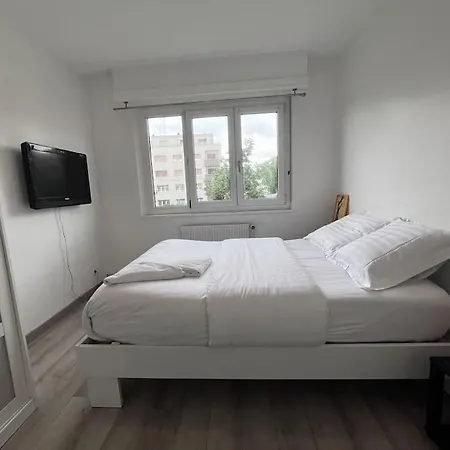 Cosy-rent Tv Wifi Parking Apartment *